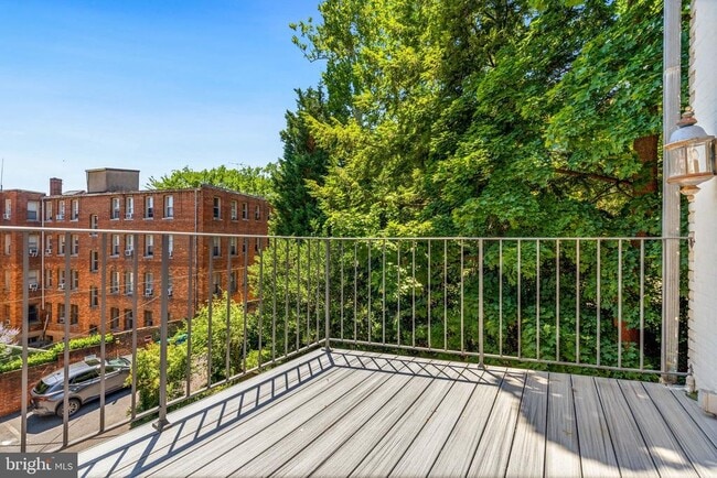 Building Photo - 3044 Cambridge Pl NW