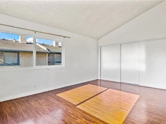 Building Photo - 764 N Glendora Ave