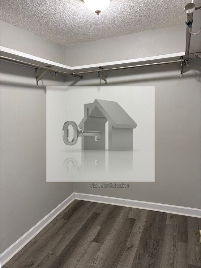 Building Photo - 1068 Joaquin Rd