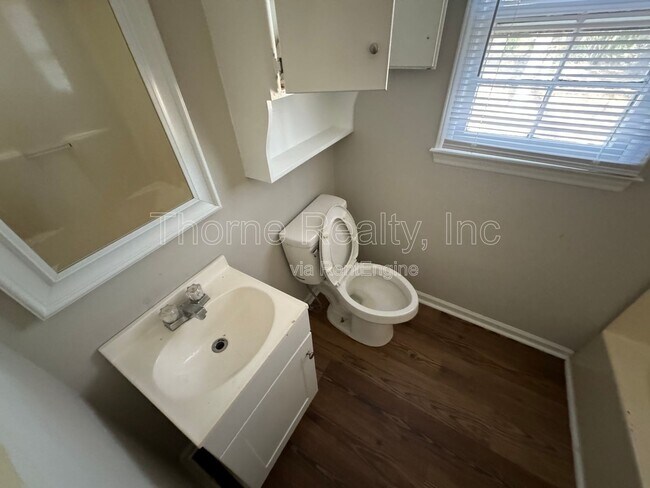 Building Photo - 1552 Fountain St