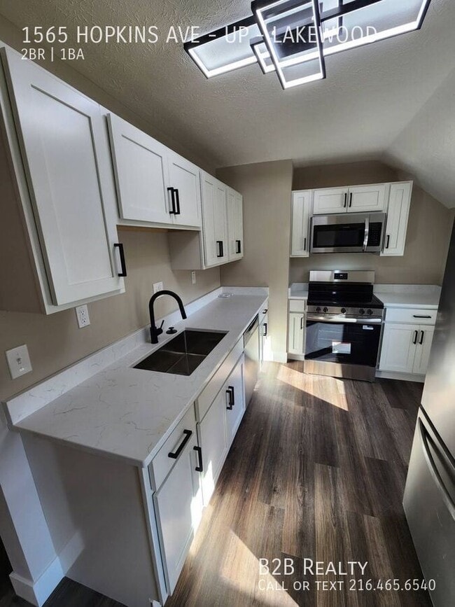 Building Photo - 1565 Hopkins Ave