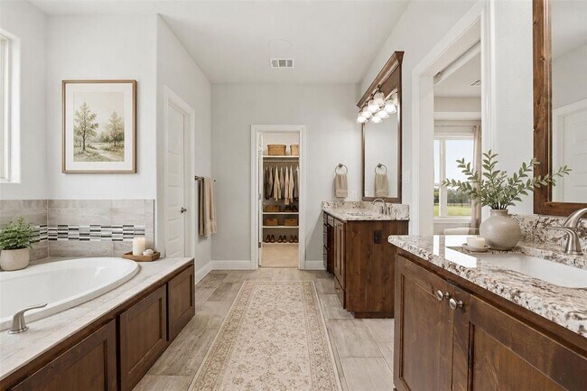 Building Photo - 2440 Greatwood Trl