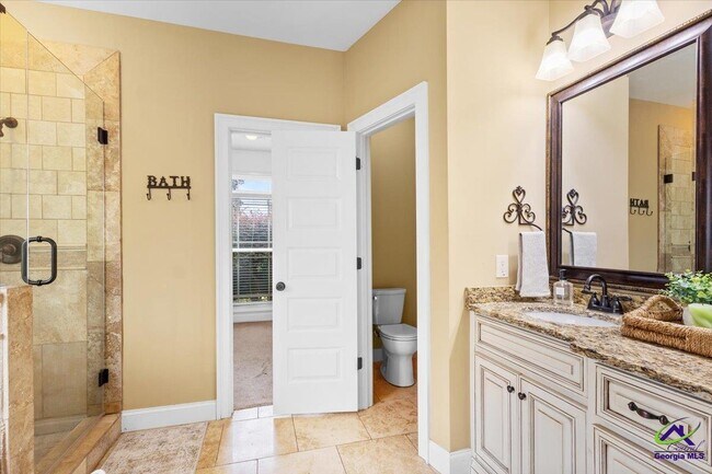 Building Photo - 300 Cheshire Dr