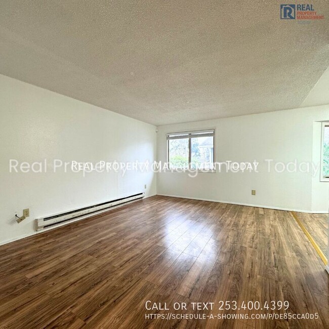 Building Photo - 2 bedroom and 1 bath Unit in Tacoma!