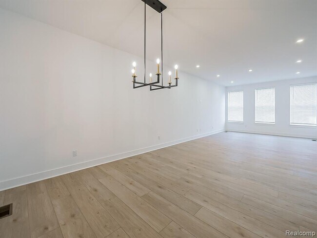 Building Photo - 41503 Breck