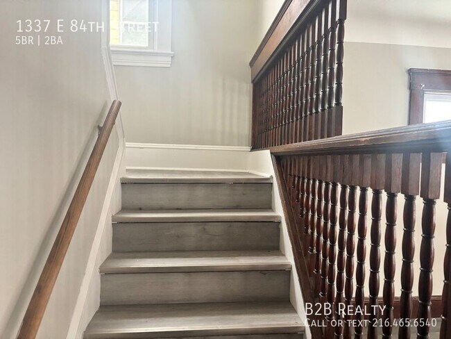 Building Photo - 1337 E 84th St