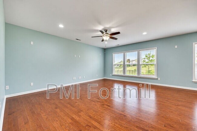 Building Photo - 1080 Crescent Moon Dr