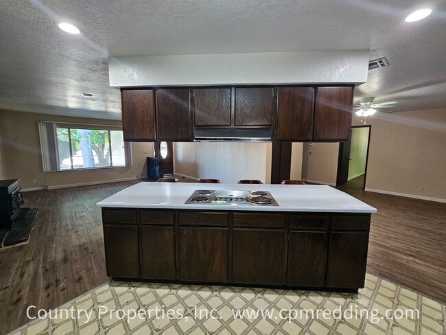 Building Photo - Price Reduced! Spacious House with Landsca...