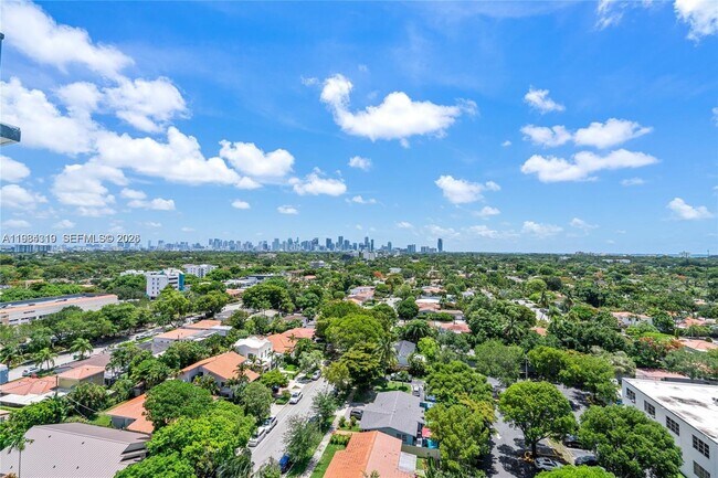 Building Photo - 2301 SW 27th Ave