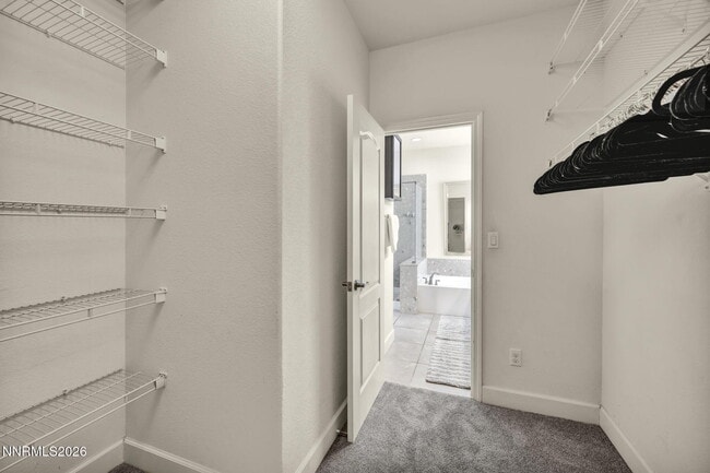 Building Photo - 10677 Foxberry Park Dr