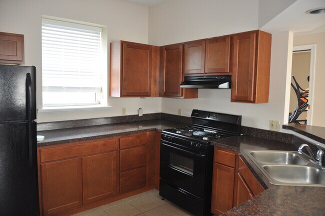 Building Photo - 5936 McPherson Ave