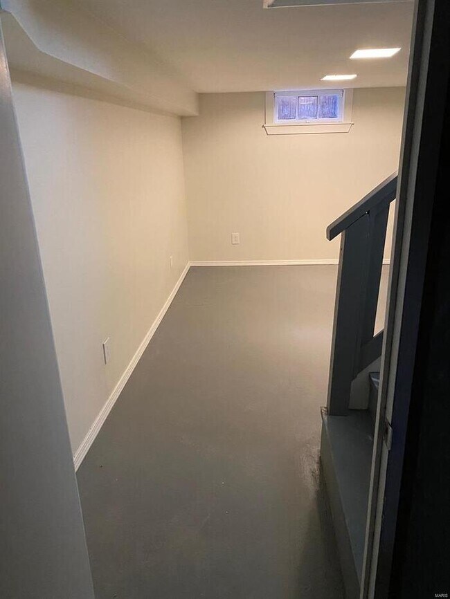 Building Photo - Fantastic 1bd/2ba home! Coming soon!