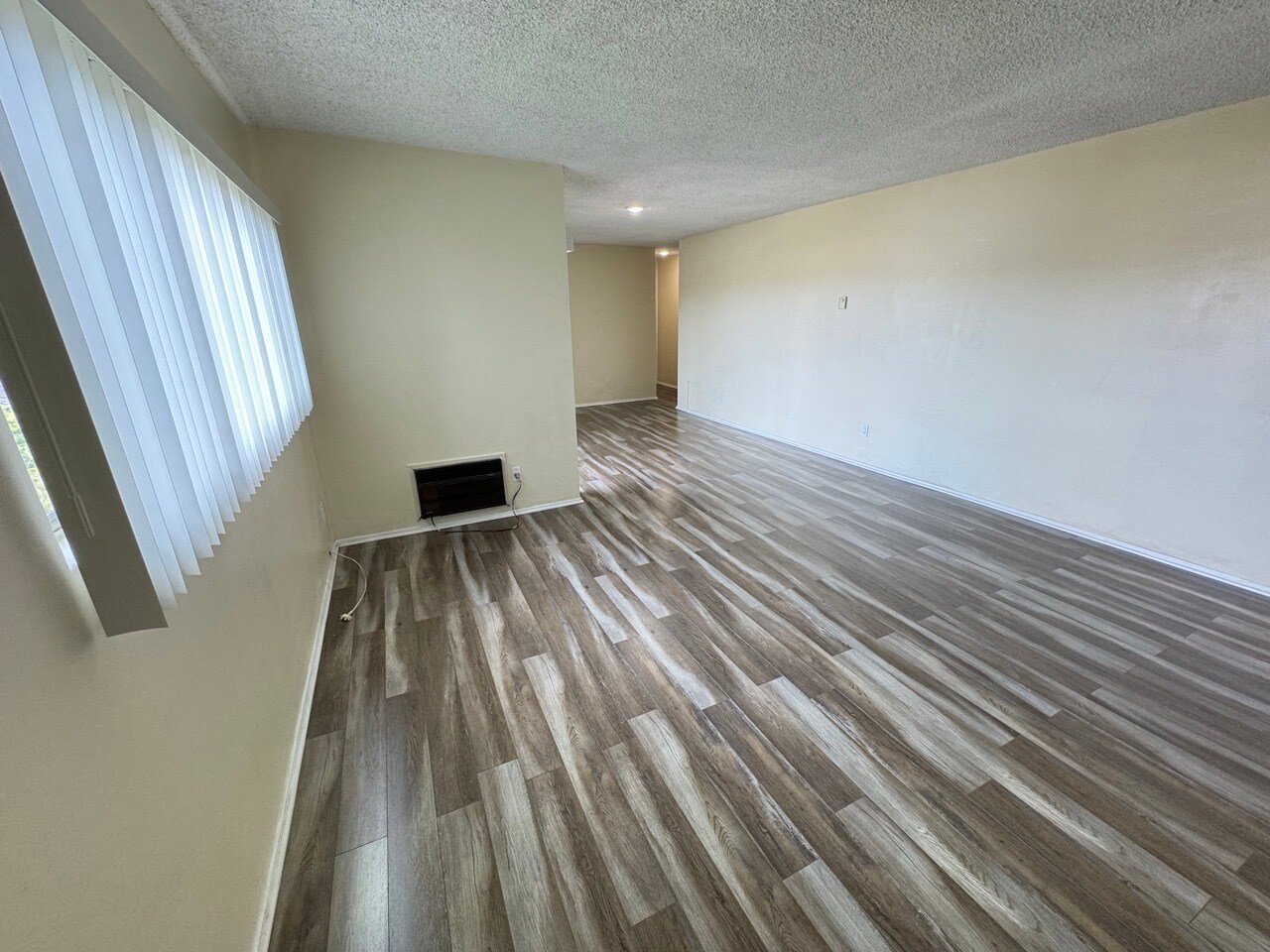 Building Photo - 2614 S Garth Ave