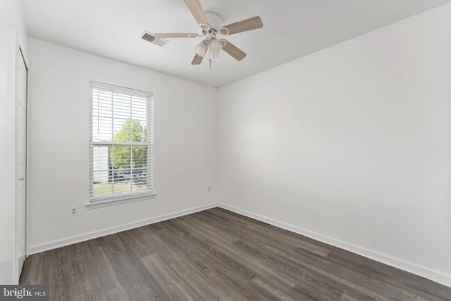 Building Photo - 7102 Finch Ln