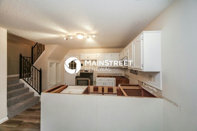Building Photo - 4 Bedroom Pet-Friendly Home in OLIVE BRANCH, MS with Main Street Renewal