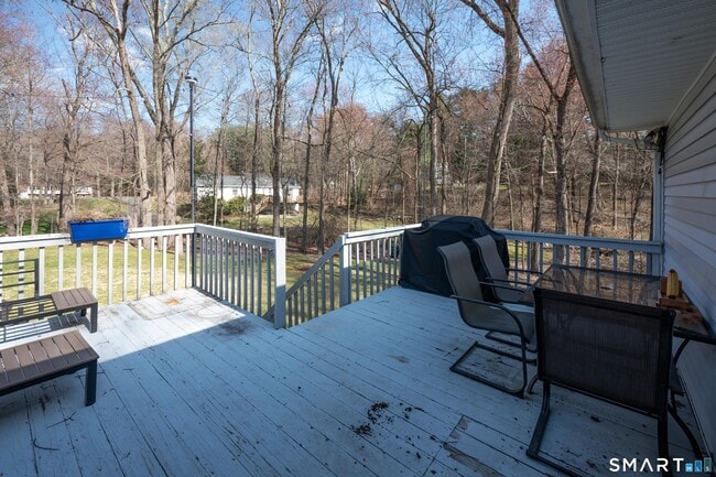 Building Photo - 10 Grove Pl