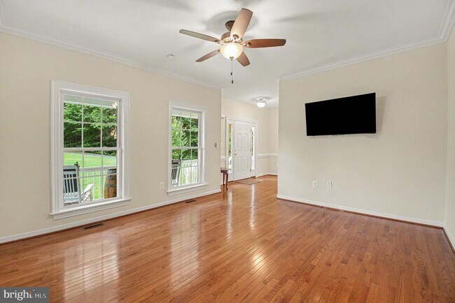 Building Photo - 71 Battery Ridge Dr