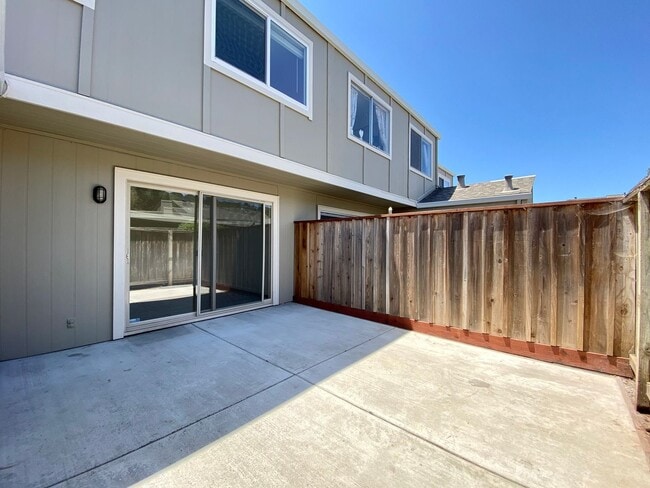 Building Photo - Newly Renovated Condo with NEW KITCHEN! - ...