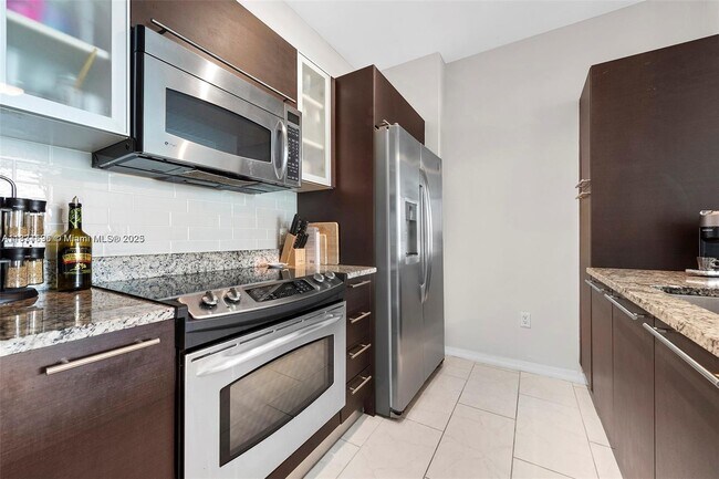 Building Photo - 951 Brickell Ave