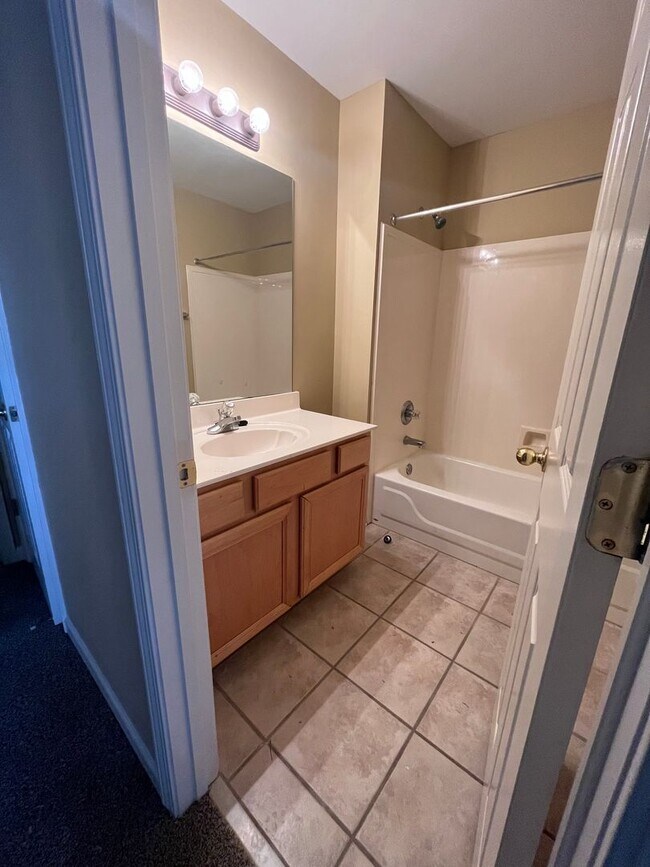 Building Photo - 9150 Hervay Cove