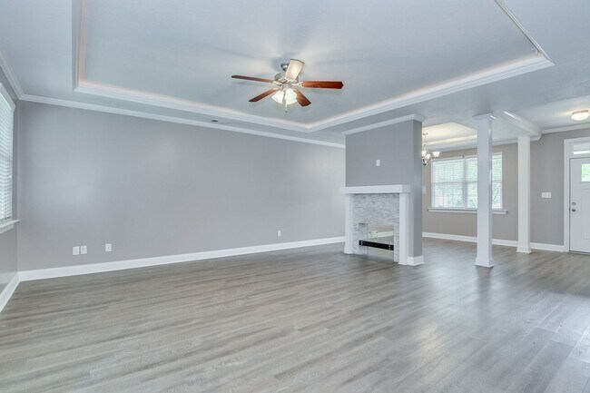 Building Photo - Updated 4 Bedroom 2.5 Bath