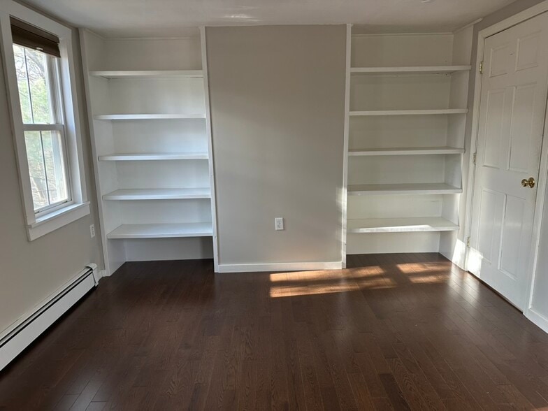 Bedroom with Built Ins - 328 Great Rd