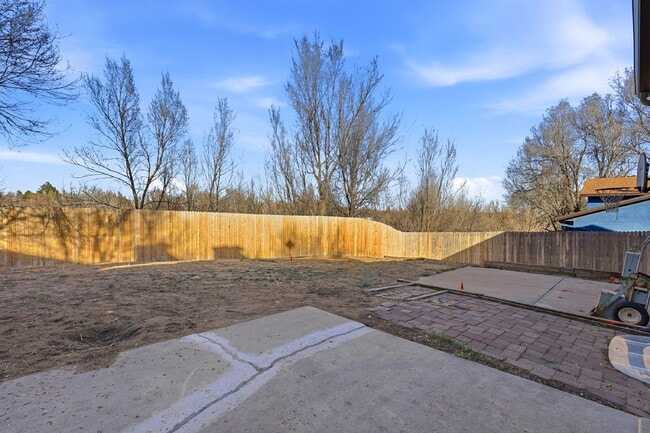 Building Photo - $2,145.95, 4-bed, 2-bath, located in Colorado Springs with WAIVED APPLICATION FEES