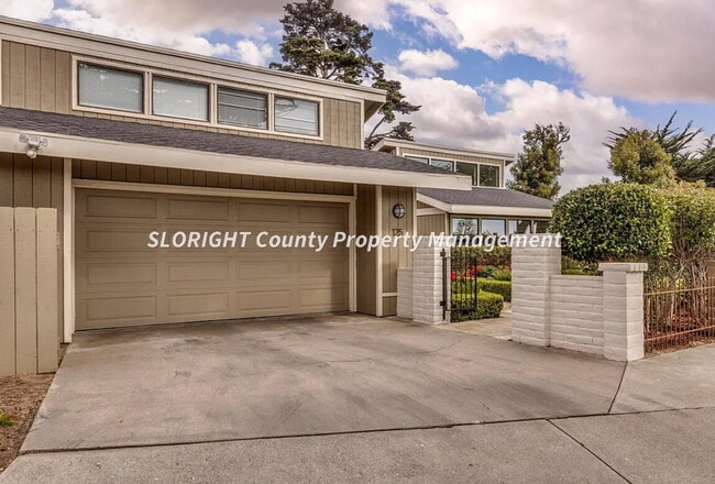 Building Photo - AVAILABLE NOW - Beautiful 2 Bed, 2 Bath Pi...