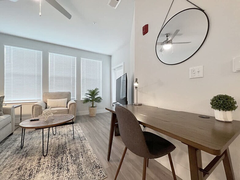 Building Photo - 8901 Bertha Palmer Blvd