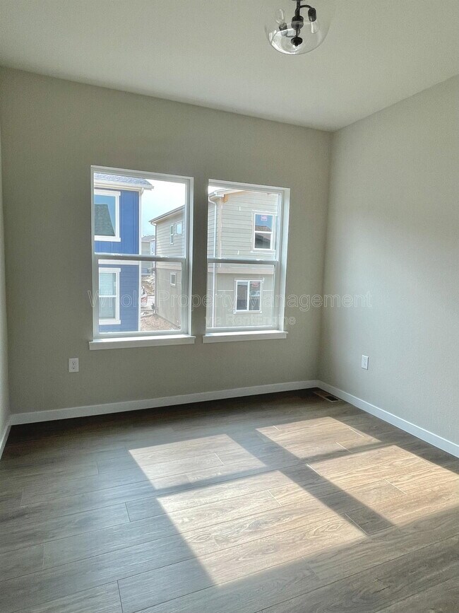 Building Photo - 361 Fox Ln