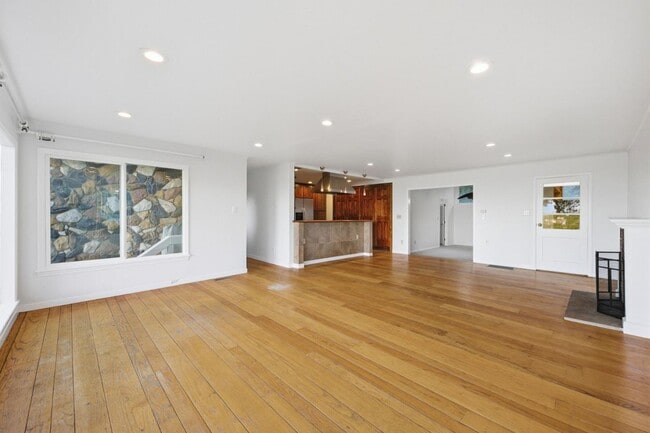 Building Photo - 2312 Wooster Ave