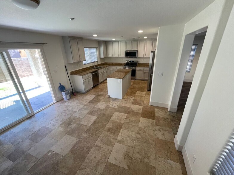 Building Photo - 668 Moonlight Stroll St