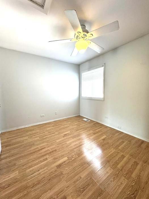 Building Photo - 347 Meadow Green Ln