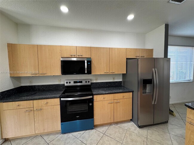 Building Photo - 1007 Bamboo Ln