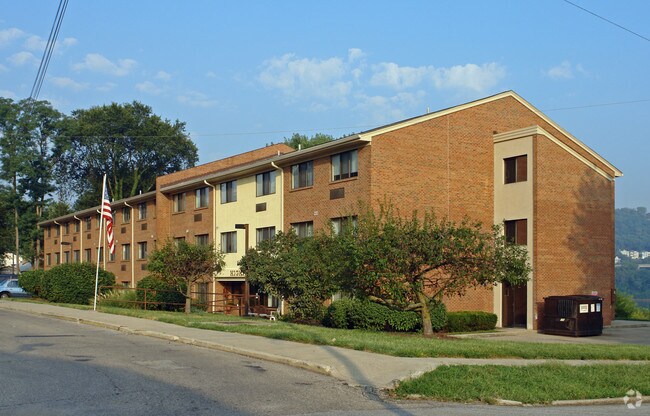 Primary Photo - Highpoint Apartments