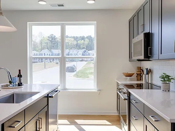 Building Photo - 400 Blackwell Dr