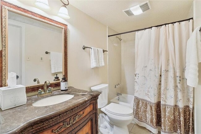 Building Photo - 203 Plimsol Ct