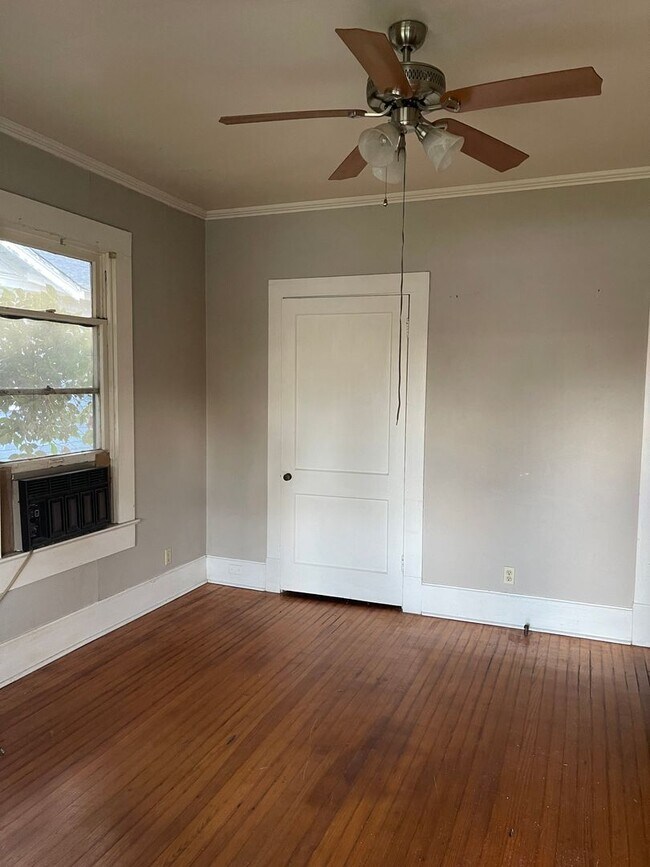 Building Photo - 2310 Scovell-B