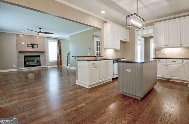 Building Photo - 50 Peninsula Cir