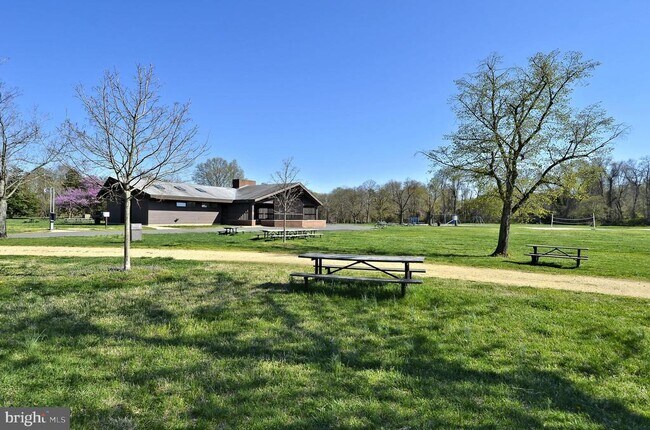 Building Photo - 8300 Centerbrook Pl