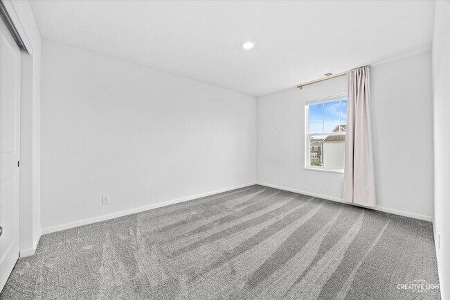 Building Photo - 1097 Moraine Dr
