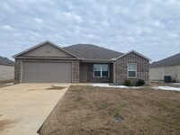 Building Photo - Clean 3bed/2 bath Home!