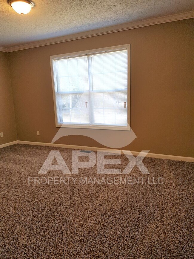 Building Photo - MOVE-IN SPECIAL,NO RENT TIL APRIL 1ST! - NICE 3 Bd | 2 Ba Top Floor Condo in West Knoxville!