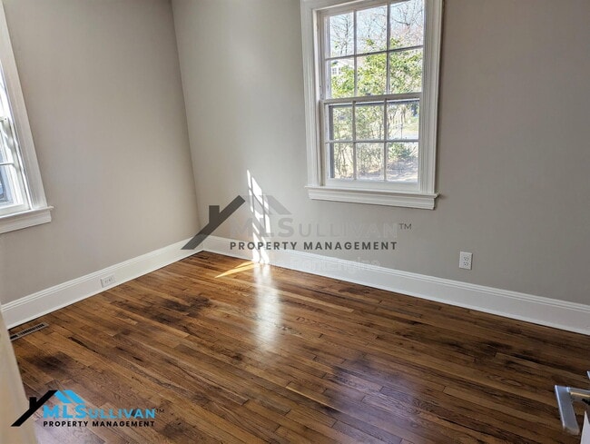 Building Photo - 2414 Albany St