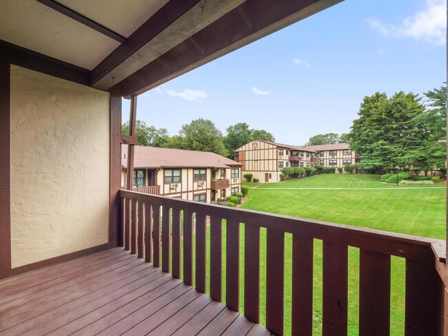 Building Photo - 410 Sierra Vista Ln