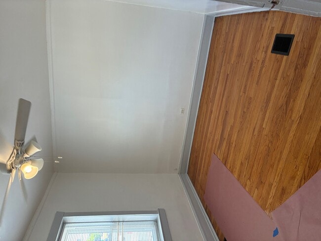 Building Photo - 1206 N Laramie Ave