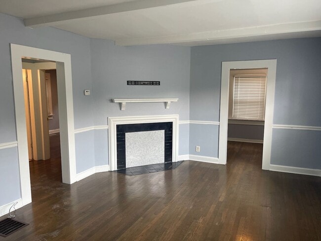 Building Photo - 587 Colonial Cir SE