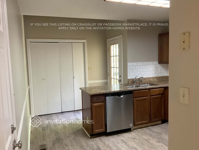 Building Photo - 4049 Sharon Woods Dr