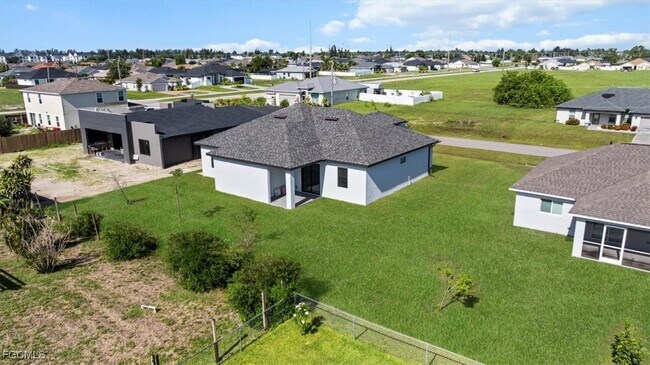 Building Photo - 9 NW 14th Pl