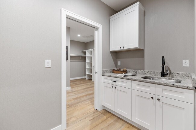 Building Photo - 1793 Cedar Ridge Dr